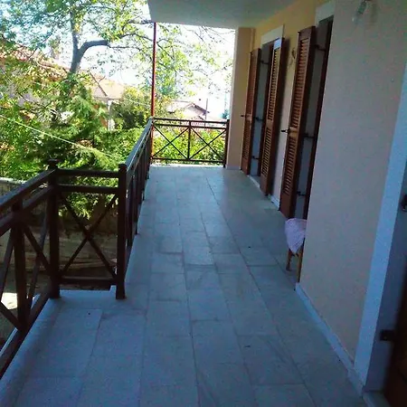 Elatos Apartmán Eptálofos